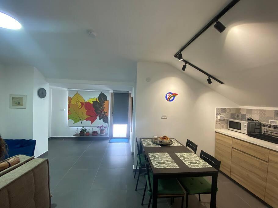 קומותיים ברמה Apartamento Sha'al Exterior foto